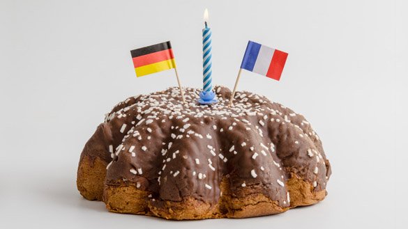 Geburtstagskuchen mit deutsch und französischer Flagge