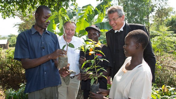 Niebel reist mit Kirchenvertretern nach Kenia