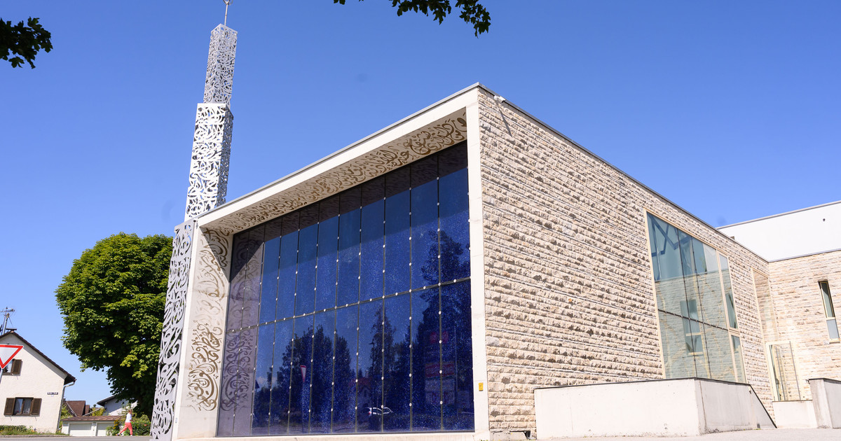wieder-schilder-von-moschee-in-penzberg-bespr-ht-evangelisch-de