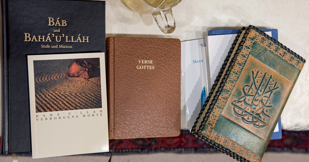 Heilige Schriften im Bahaitum Religionen Entdecken