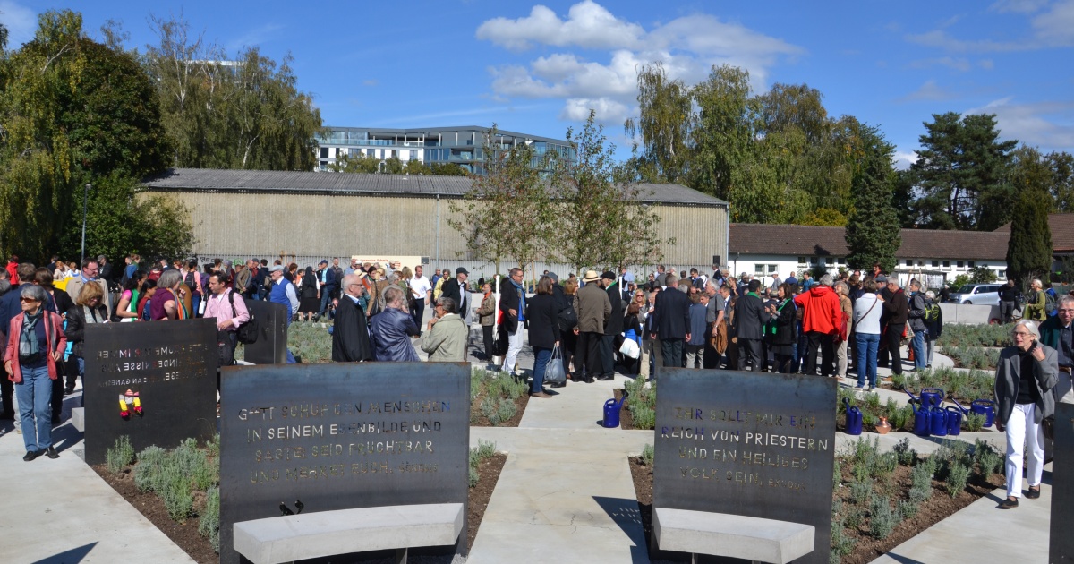 Garten der Religionen in Karlsruhe evangelisch.de